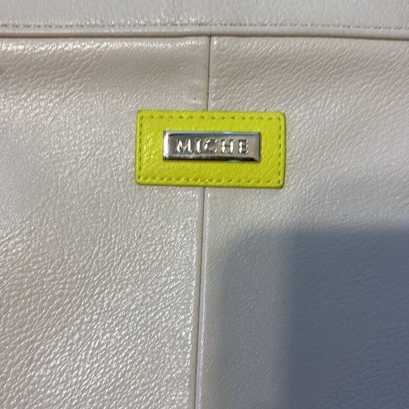 Moche Prima Alicia Shell Only Handbag - Picture 2 of 3